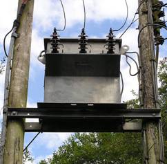 616px-PoleMountTransformer02.jpg